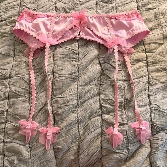 NWOT For Love And Lemons Retro Heart Garter Belt